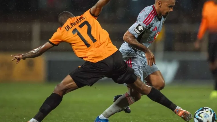 pirates-strike-late-to-stay-ahead-in-premiership-title-race